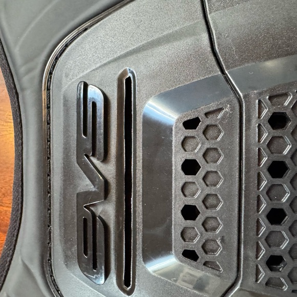 EVS MOTO SPORTS VEST XXL - Picture 3 of 9